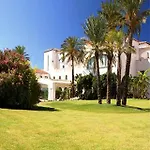 Smy Sighientu Thalasso & 4* 콰르투 산텔레나