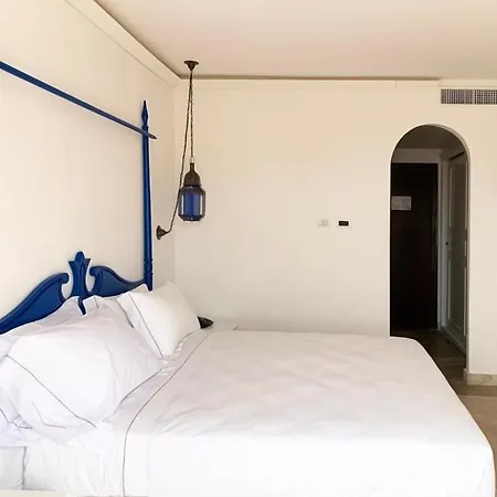 Smy Sighientu Thalasso & 4* 콰르투 산텔레나